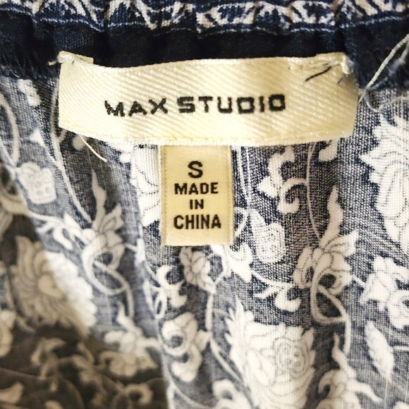Max Studio Navy White Floral Boho Blouse – Smocked Peasant Top Size S - Picture 5 of 10